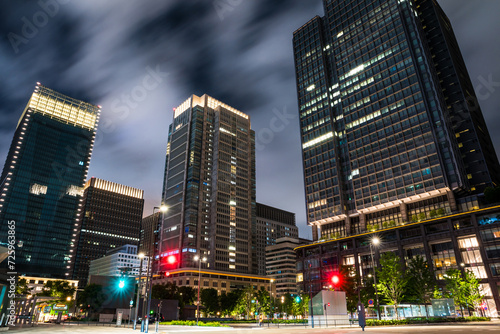 東京駅前・丸の内周辺の街並み夜景（東京都千代田区） © hearty
