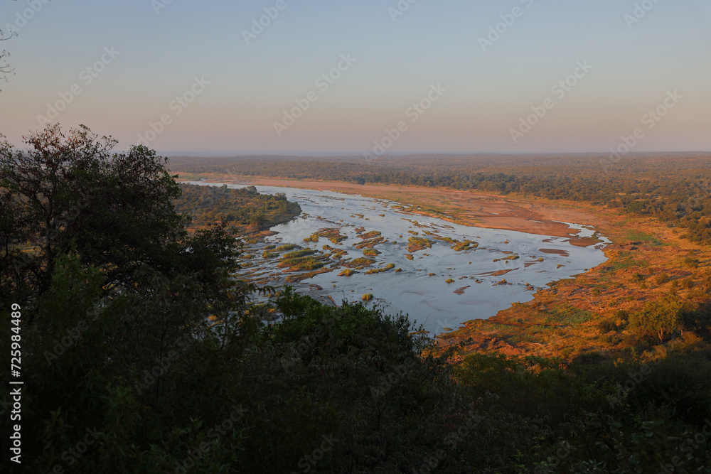 Afrikanischer Busch - Krügerpark - Olifants River / African Bush - Kruger Park - Olifants River /