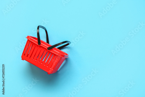 Small red shopping basket o...