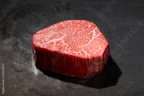 ヒレ肉　ステーキ　鉄板焼き photo