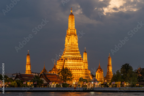 Wat Arun at dusk