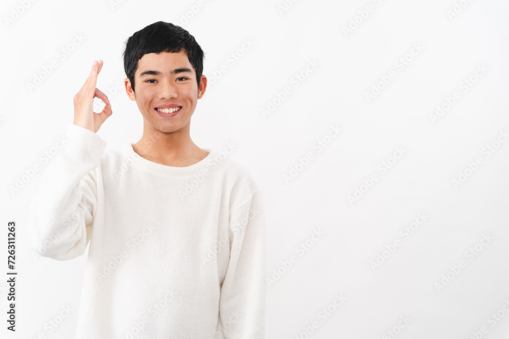 私服姿の中学生の男性 ライフスタイルイメージ 私服姿の中学生の男性 ライフスタイルイメージ