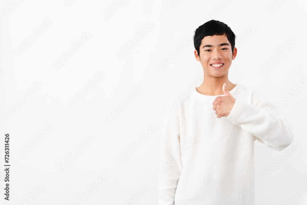 私服姿の中学生の男性 ライフスタイルイメージ 私服姿の中学生の男性 ライフスタイルイメージ