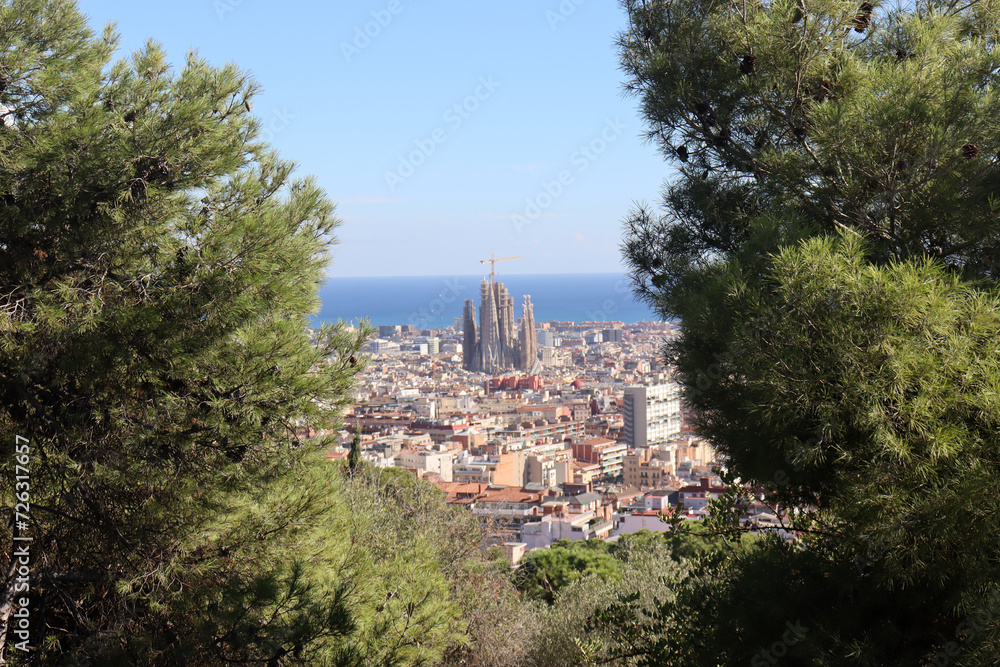 Ausblick auf die Türme der Sagrada Familia im Zentrum von Barcelona, Katalonien, Spanien
