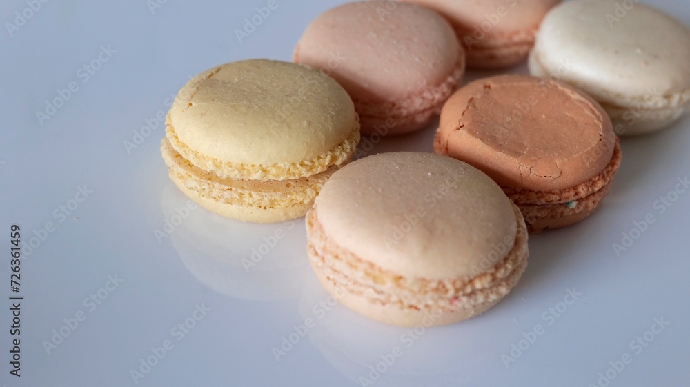 Obraz premium macarons sur une assiette