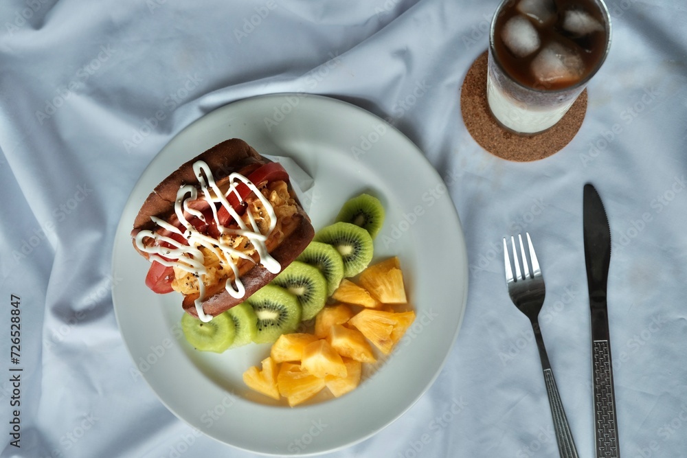 Sandwich in a plate