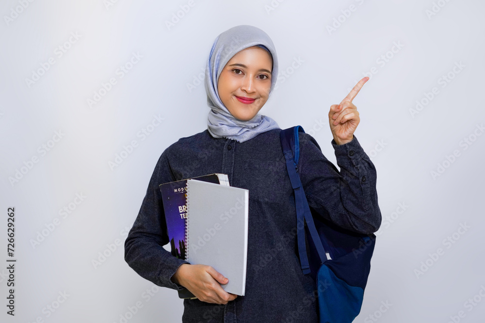 Muslim woman on college student outfit concept.
Muslim woman on college student outfit concept.