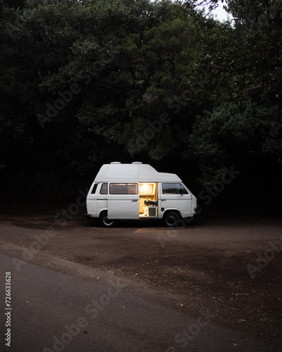 Campervan Volkswagen T3 na Teneryfie, Wyspy Kanaryjskie photo