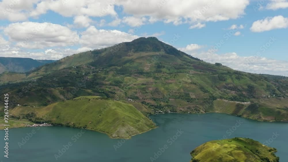 Vidéo Stock Top view of lake Toba is a huge volcanic lake that was ...