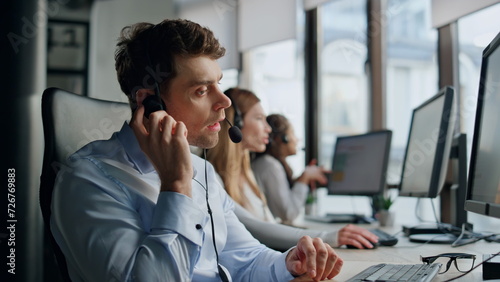 Slika na platnu Call operator listening client in office