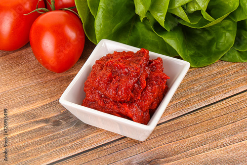 Tomato puree sauce for cooking