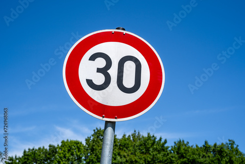 Speed sign 30 kilometer per hour