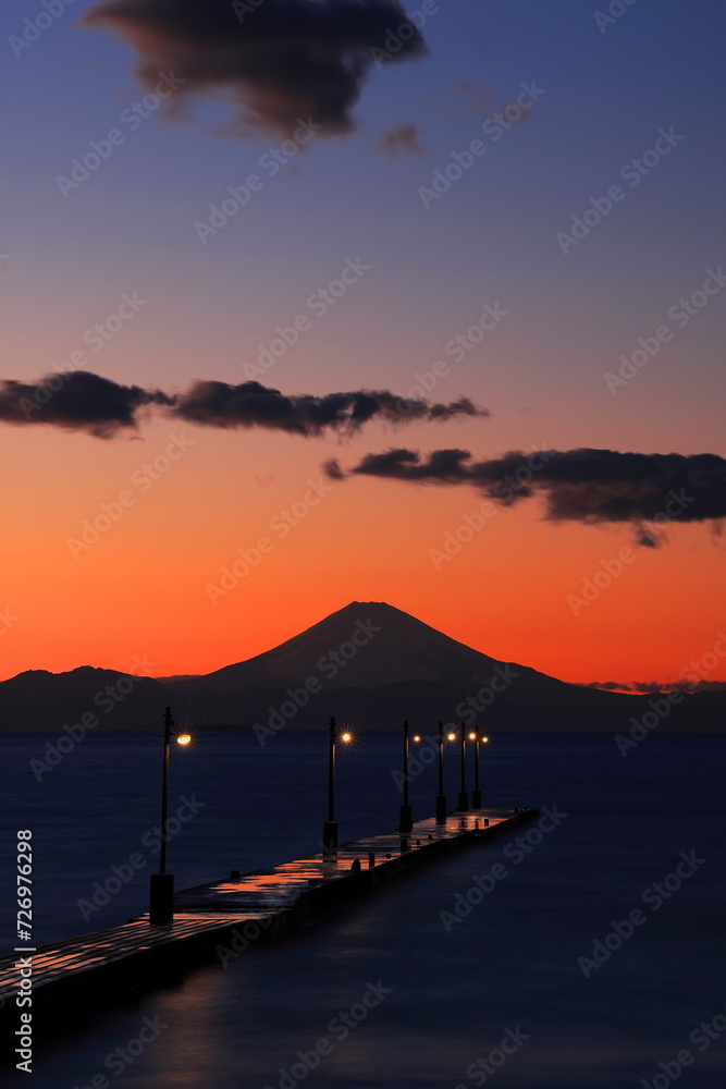 Obraz premium 岡本桟橋（原岡桟橋）からの富士夕景