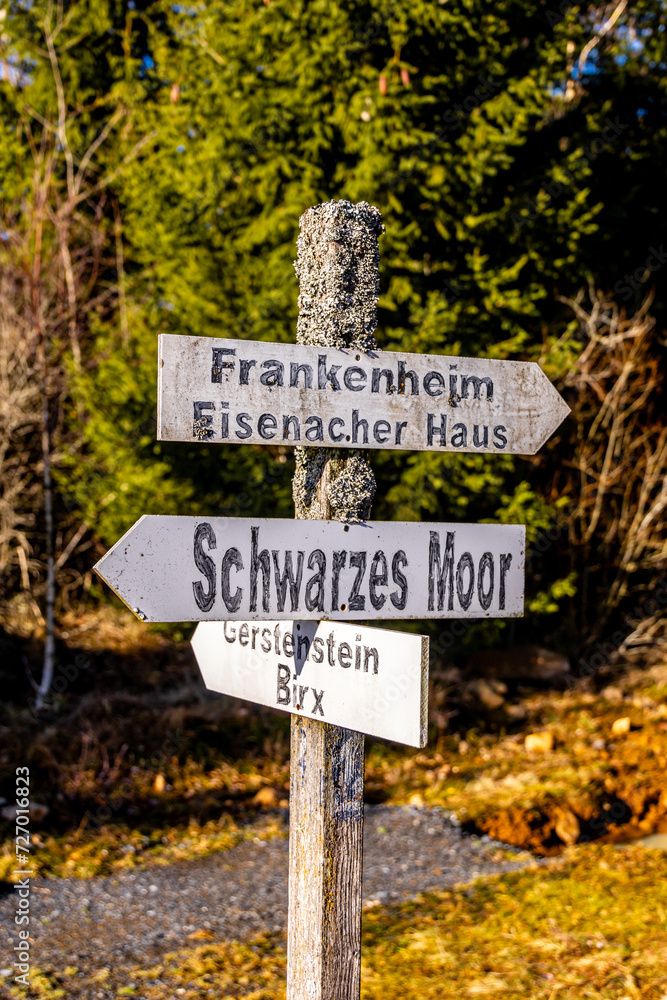 Kleine Winterwanderung an einen wunderschönen Sonnentag entlang der ehemaligen Grenze zwischen Thüringen, Hessen & Bayern - Fladungen - Rhön - Deutschland