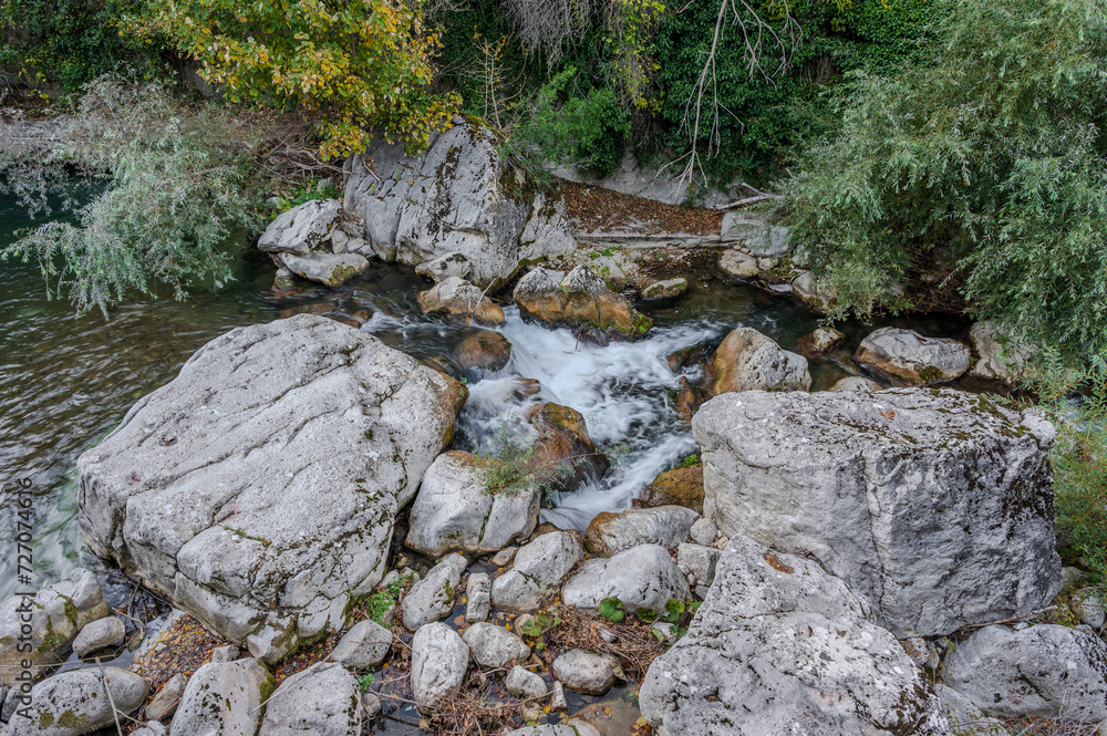 Φωτογραφία Palena, Abruzzo. The waterfalls of the Aventine river
