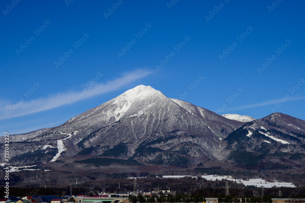 雪化粧した会津磐梯山