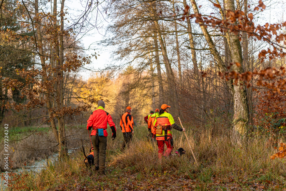 Fototapeta premium Jagdhelfer im Einsatz