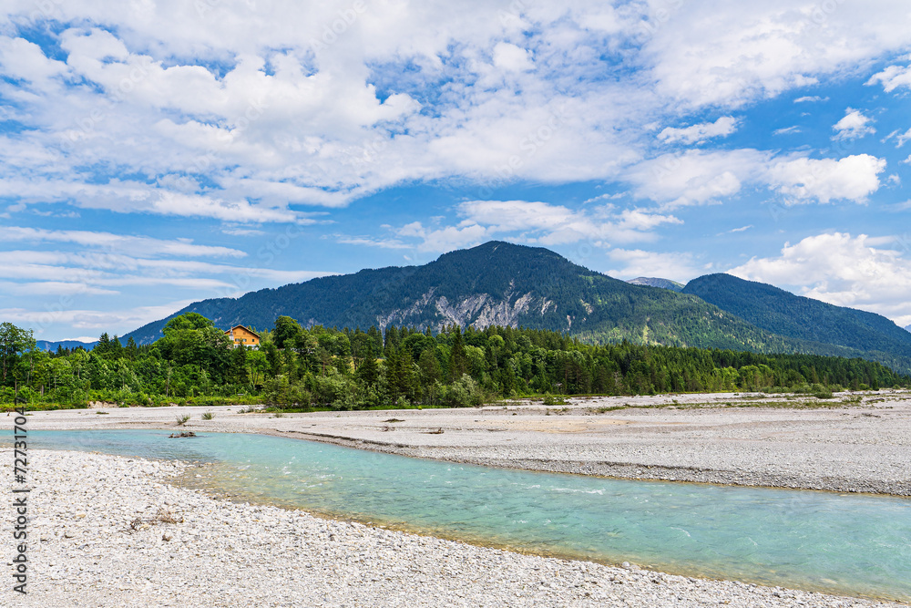 Der Fluss Isar bei Wallgau in Bayern