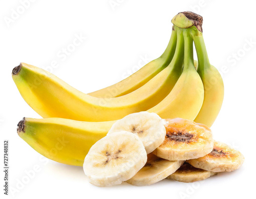 frische Bananen und getrocknete bananenscheiben isoliert auf weißen Hintergrund, Freisteller
