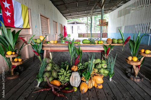 Mesa com frutas na Escola da comunidade da Foz do rio Mazagão Velho, Amapá, Brasil