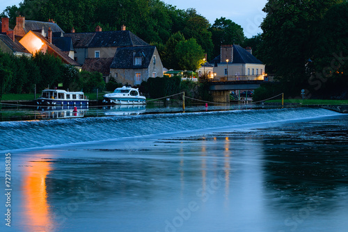 Malicorne on Sarthe from the dam