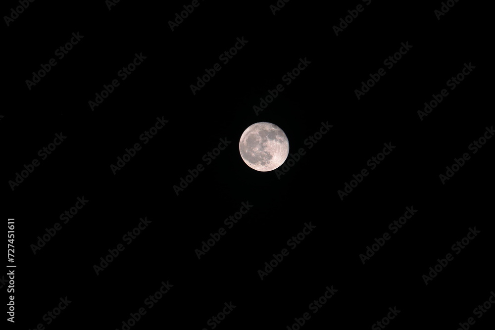 Foto nocturna de la luna llena en Sicília Foto nocturna de la luna llena en Sicília