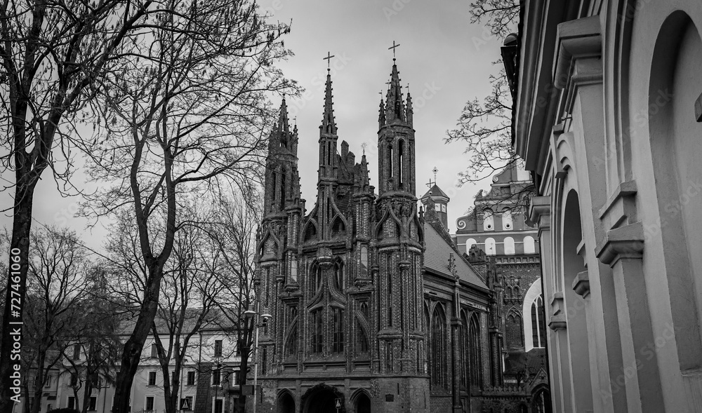 Fototapeta premium St. Anne's Catholic Church in Vilnius, founded at the end of the 14th century by Grand Duchess Anna of Lithuania, built in Baroque and Neo-Gothic styles