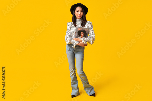Beautiful young Asian woman...