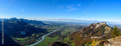 Blick im Herbst ins Inntal vom Kranzhorn