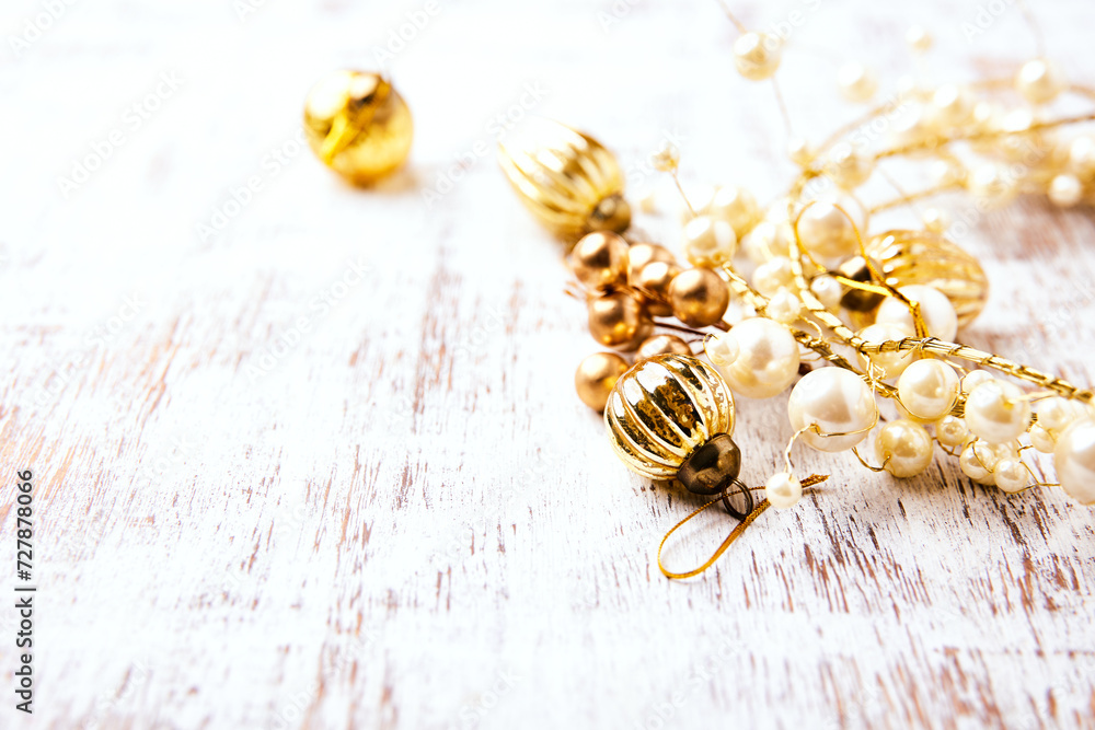 Naklejka premium Christmas decoration on rustic wooden background. Soft focus. Copy space. 