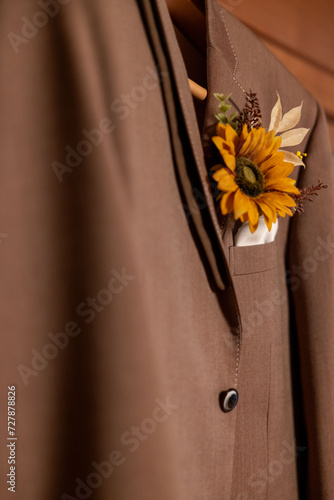 ファッション　ブートニア