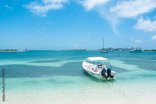 Fotografie Turquoise Water at a beach in Los Roques, Venezuela