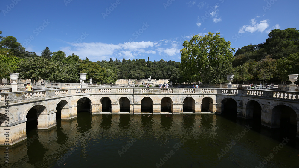 Fototapeta premium Jardines de la Fontaine, Nimes, Francia
