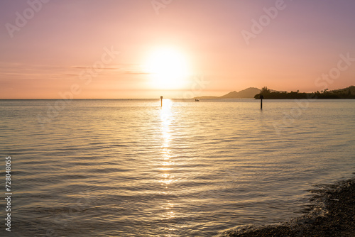 Sunset at Maunalua Bay Beach Park, Hawaii Kai, Honolulu Oahu. 