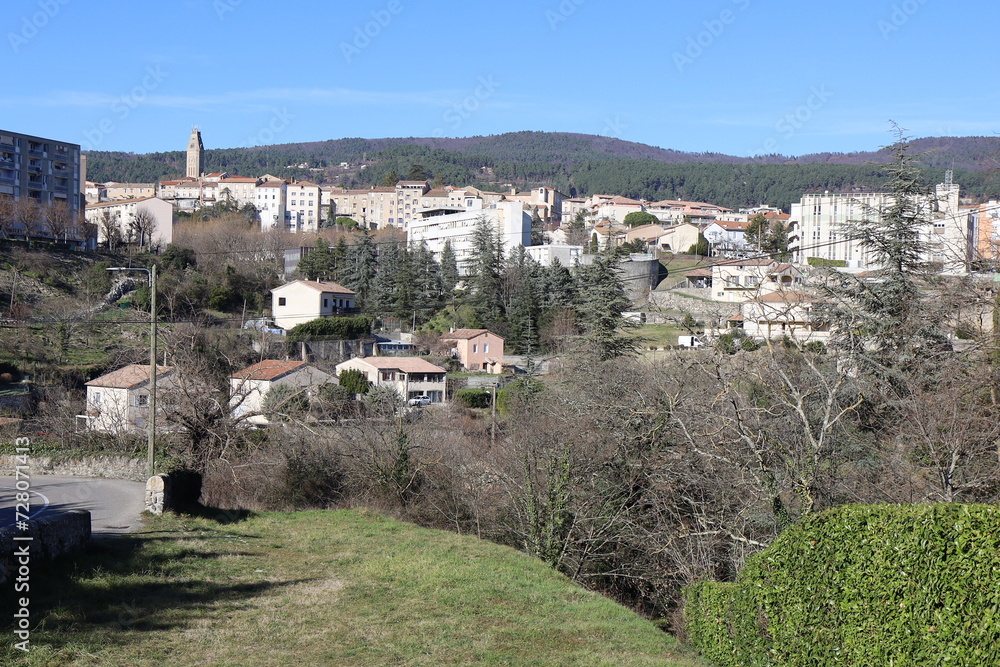 Φωτογραφία Vue d'ensemble de la ville, ville de Privas, département de l'Ardèche, France