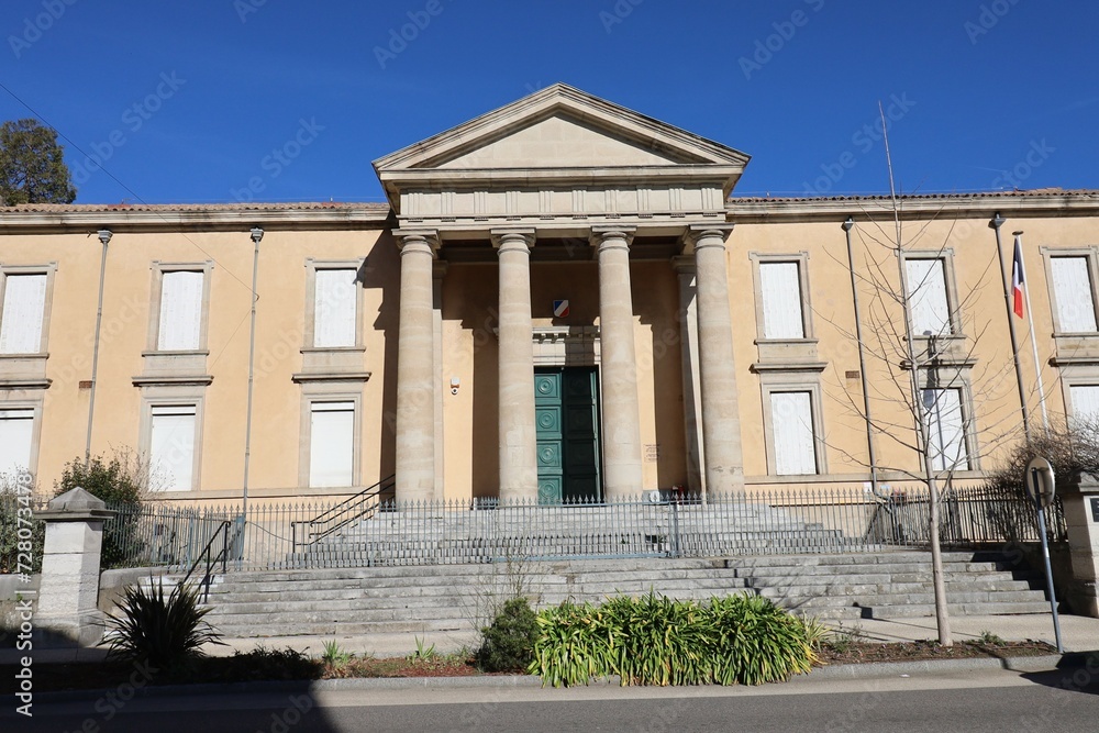 Le palais de justice, vu de l'extérieur, ville de Privas, département de l'Ardèche, France