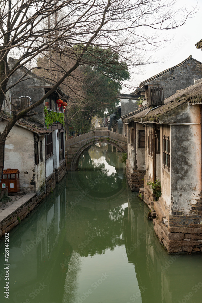 Obraz premium Traditional scenery of the ancient water town of Zhouzhuang in Shanghai, China