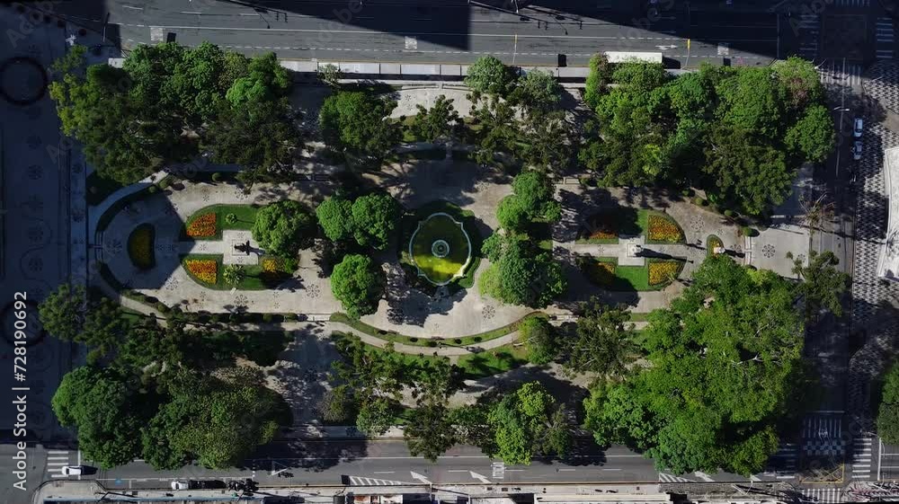 Praça Santos Andrade em Curitiba Praça Santos Andrade em Curitiba