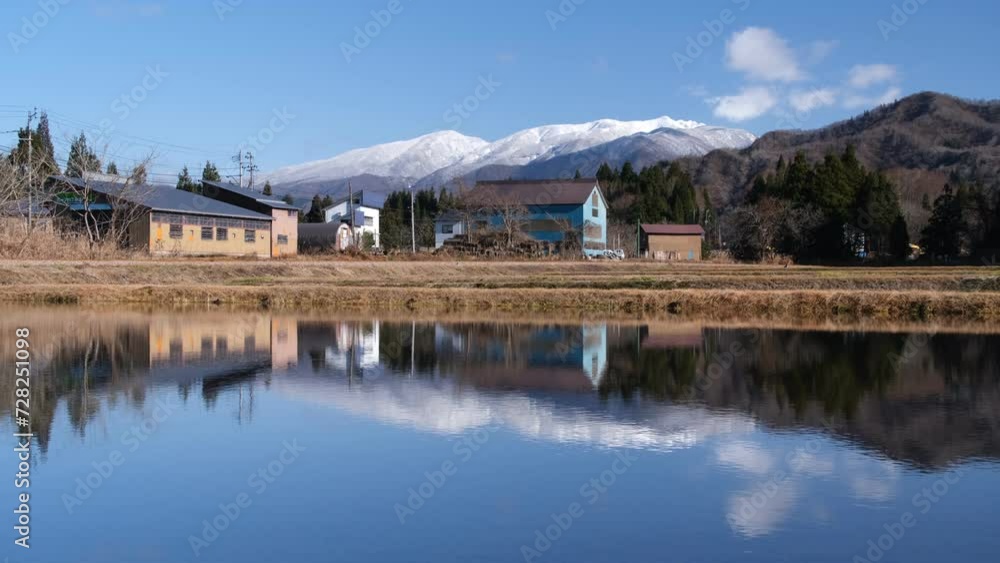 守門岳の映り込み