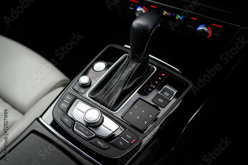 Automatic gear selector