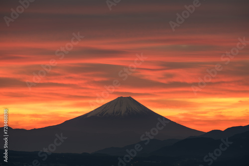 富士山と朝焼け © Taya