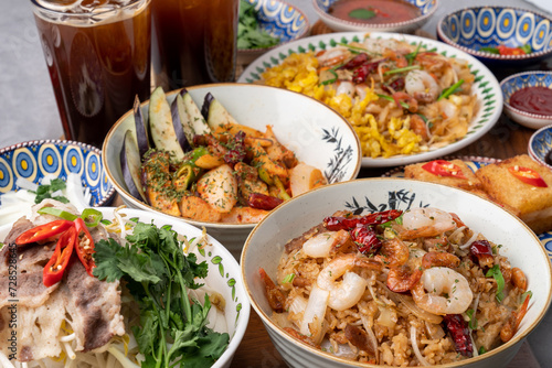 Beef, rice noodles, side dishes, drinks, menbosa, Thai food, fried rice, Vietnamese food, kaopat, pad thai, Heo Hyang ganji