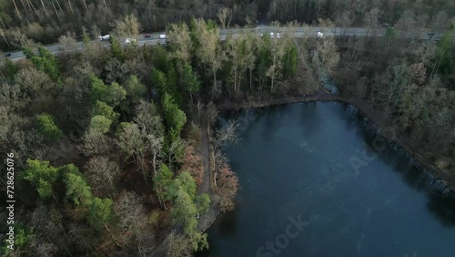 Jogger läuft am Bärensee - Stuttgart, Deutschland.