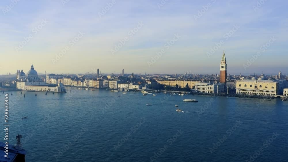 ベネチアの水路／運河風景／Venice Canal Grande