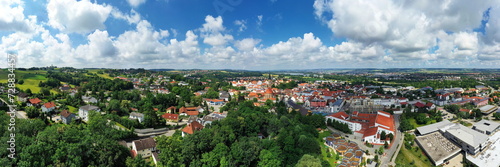 Luftbild von Dingolfing mit Blick auf die historische Altstadt. .Dingolfing, Niederbayern, Bayern, Deutschland. © fotoping