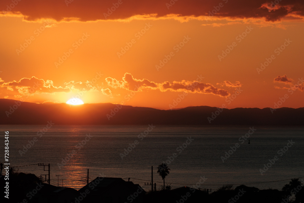 伊豆半島に沈む夕陽