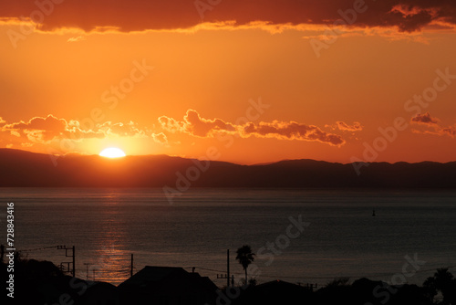 伊豆半島に沈む夕陽 © tom-2