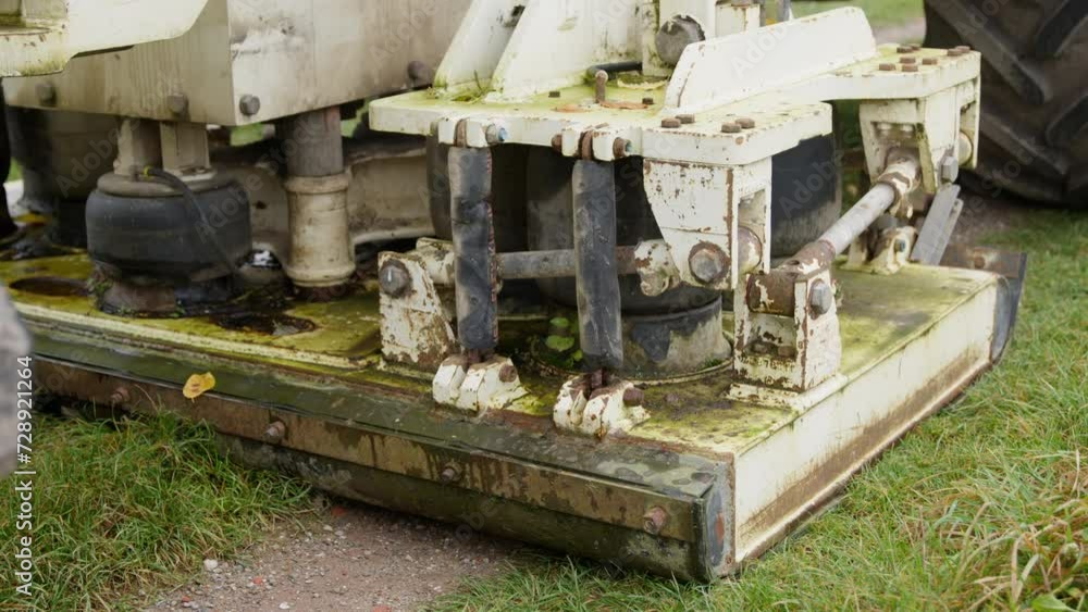 High Resolution Video of a Vibro-truck. It shows the plate being lezt down on the ground to conduct measurements using the vibrational seismology method.