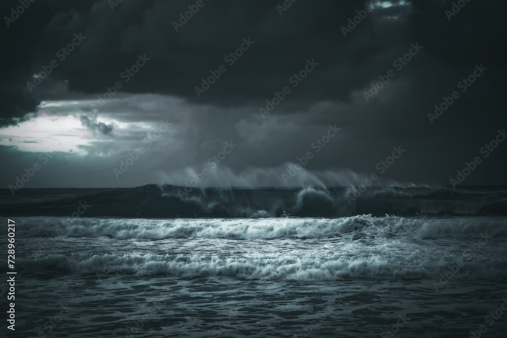 Obraz premium storm over the ocean