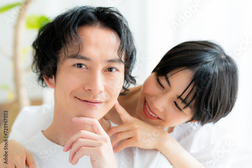 若いカップルの美容イメージ、顔のクローズアップ